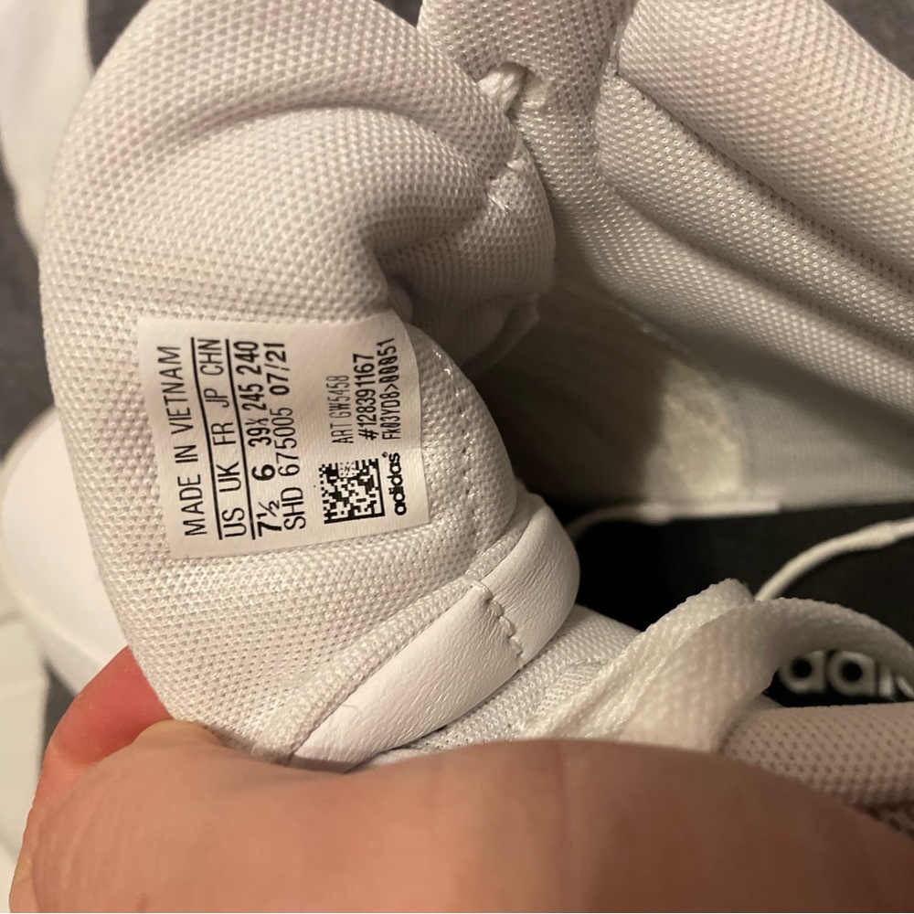 7 1/2 WOMEN'S ADIDAS HOOPS MID SNEAKERS - Picture 4 of 4